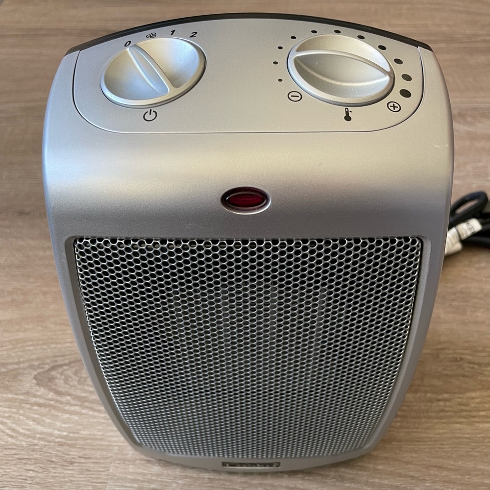 Lasko Ceramic Adjustable Thermostat Space Heater